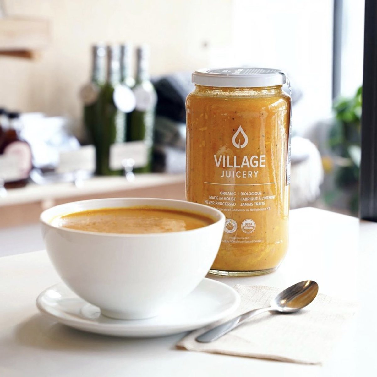 The new Carrot Ginger soup from Village Juicery is now available and so delicious! You will love this flavourful and warm blend of carrot, sweet potato, ginger, turmeric and coconut milk 🧡 #YorkdaleStyle #CentreOfStyle #Vegan #Healthy @villagejuicery