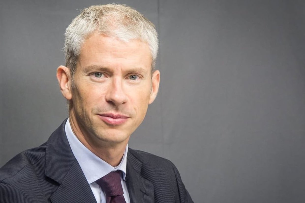 EnModeMacaron's tweet photo. Le ministre de la Culture Franck Riester est infecté par le coronavirus!

C'est la première fois qu'un ministre est infecté par le virus en Europe...

Il annonce qu'il « se porte bien »...

Il aurait rencontré Macron il n’y a pas longtemps en participant au conseil des ministres! https://t.co/eb7N6Y9oCv