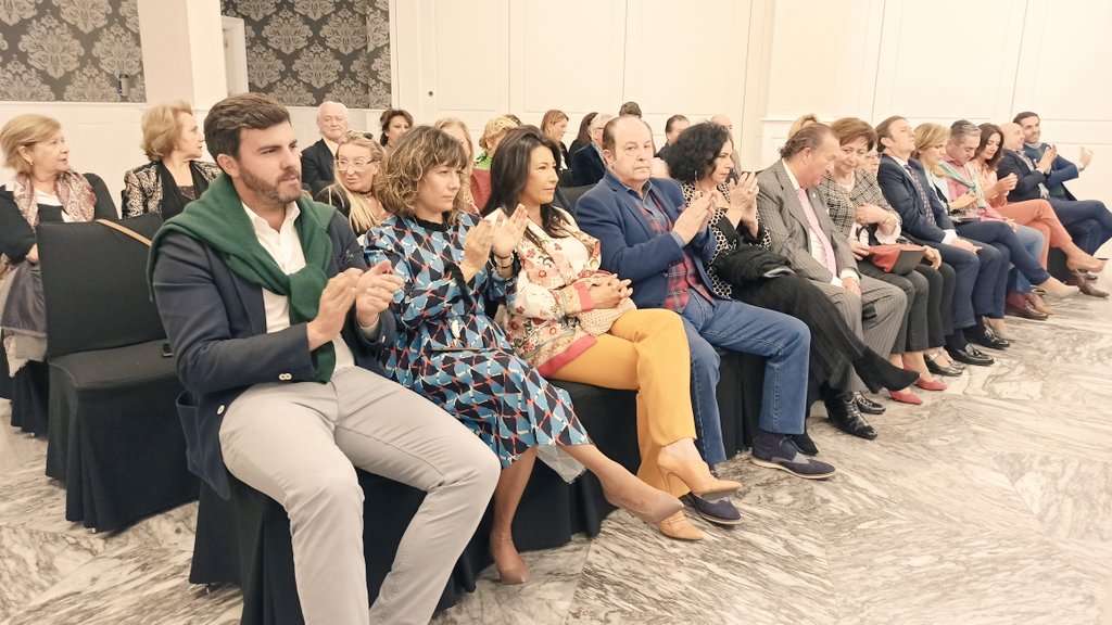 Muchas gracias a todos los que han  asistido y participado en la IV edición de la #TertuliaCofrade y así llenar los salones del #HotelColón de tradición, arte y cultura.

#ElHoteldelosToreros #AGranMeliáHotel #ALifeWellLived #SevillaHoy
