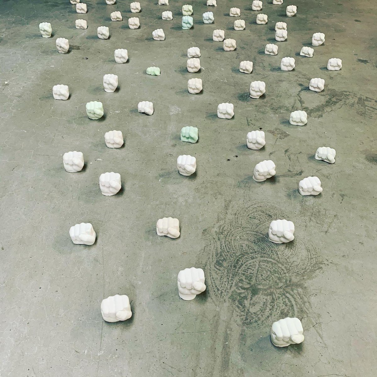 vanderwalpm's tweet photo. Kunst expositie VANAF! op de Splijtbakweg 15 in Almere Buiten! Bijzonder, professioneel en een bonbonnetje voor je geest. Gaat dat zien. https://t.co/cRNtiP4dI2