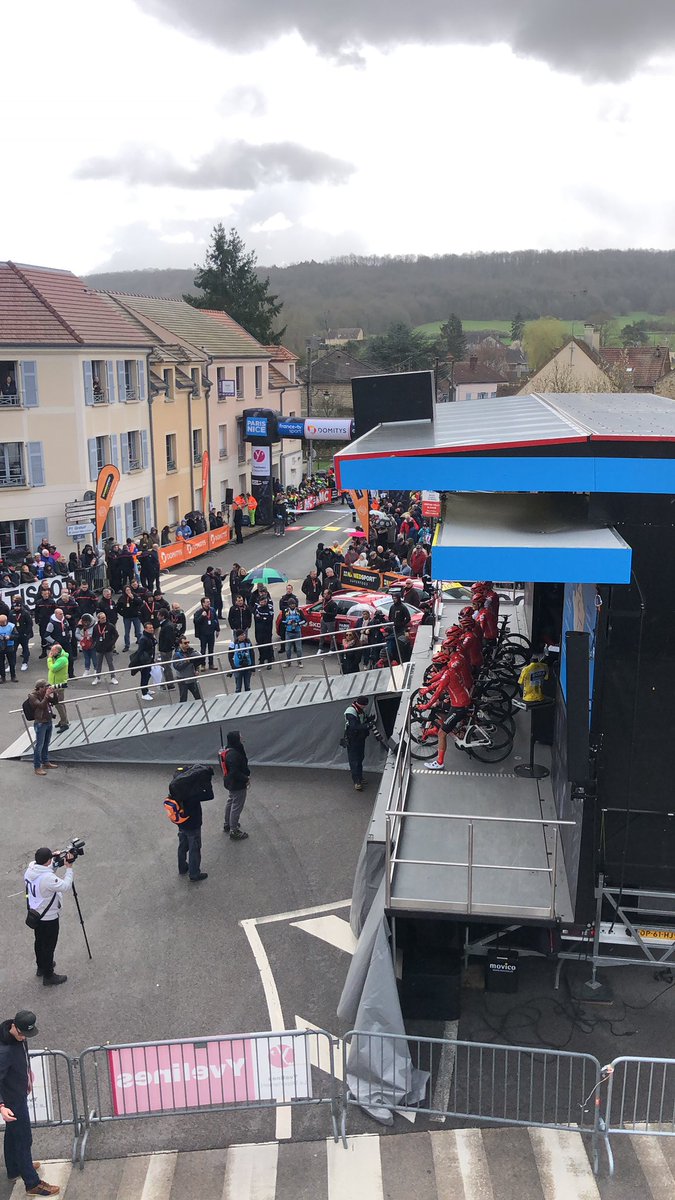netcosports's tweet photo. Nice day at @ParisNice Thanks to @amaurysport 🌦🚴🏼‍♂️ https://t.co/zMjnmht9Rs