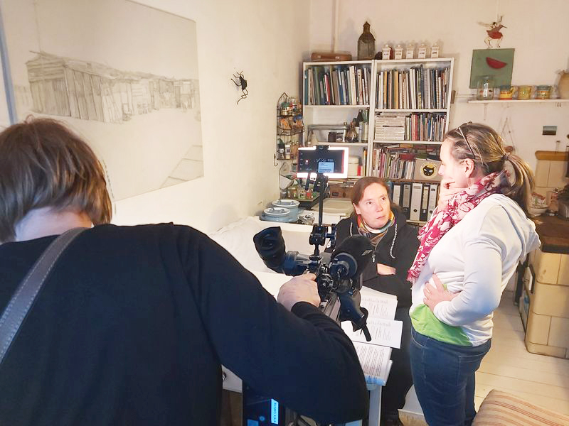 Der RBB zu Besuch in der Schönhauser Allee 69 - mit der Anwältin Carola Handwerg und Mieter*innen.
Warum in der Schönhauser Allee 69 der Mietendeckel greift...
Vorraussichtlicher RBB Sendetermin am Mittwoch, 11.3., tagsüber und in der Abendschau.