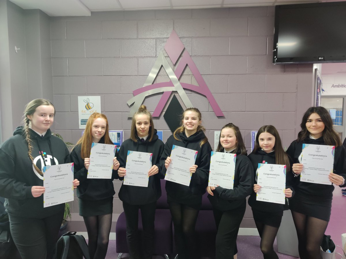 Thanks for having us along to #DataFest20 <a href="/turingtesters2/">turingstesters2.0</a> <a href="/ScullionToni/">Toni Scullion</a> The girls had a great day 👩🏼‍💻