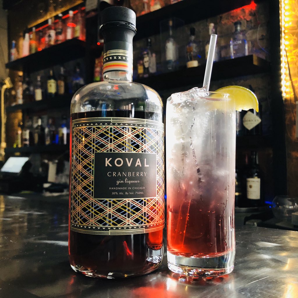 LeadwayTavern's tweet photo. Nothing beats a @KovalDistillery Cranberry G+T to brighten up a rainy Monday! 🥂😁

#MondayMotivation #Mood #MondayVibes #HappyHour #DrinkSpecials #GinAndTonic 

#LeadwayTavernAndLiquors #BoozeHoundz #Booze #Bowmanville #Chicago #Illinois #ChooseChicago https://t.co/o7IxCpvTG2