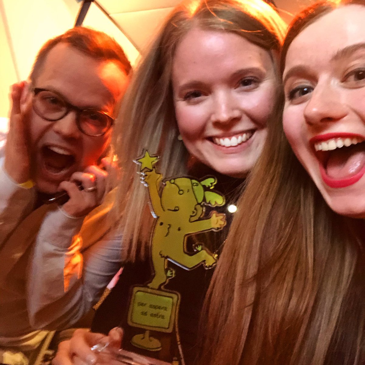 anna_aalbrecht's tweet photo. @goldeneblogger für die alte Tante Tagesschau! Um 20 Uhr einschalten auf www.tiktok.ard. Hehe. https://t.co/jlB6WaaKSe