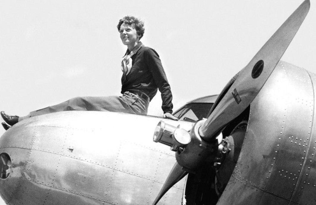 VREF17's tweet image. We're celebrating #WomensHistoryMonth! ✈ Amelia Earhart became the first woman — and the second person after Charles Lindbergh — to fly nonstop and solo across the Atlantic Ocean.
.
. 
#VREF #Aviation #Aircraft #Flying #Planes #Helicopter #Pilot #Airplane