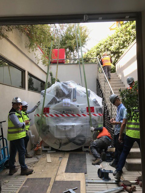 Ingresando nuestro nuevo resonador GE Signa Artist en Clínica Alemana Vitacura