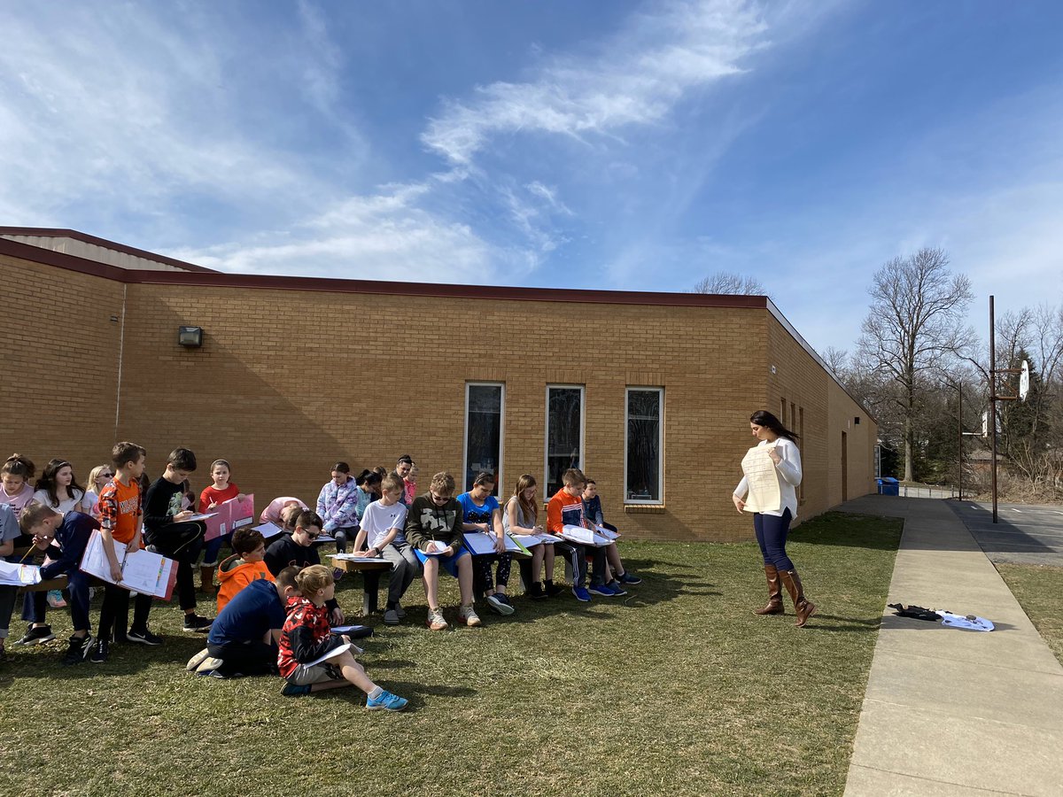 MountainView_ES's tweet photo. Fourth grade scientists investigated how sunlight affects temperature using the powerful March sun. The students designed and performed their own investigation using various colored shirts and thermometers. #scientificmethod #independentvariable #mves https://t.co/wKw2KV8bWo