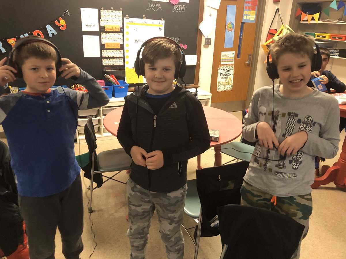 CassinghamCubs's tweet photo. Thanks to the Cassingham PTO for our new headphones! https://t.co/cy9fhmRpUo