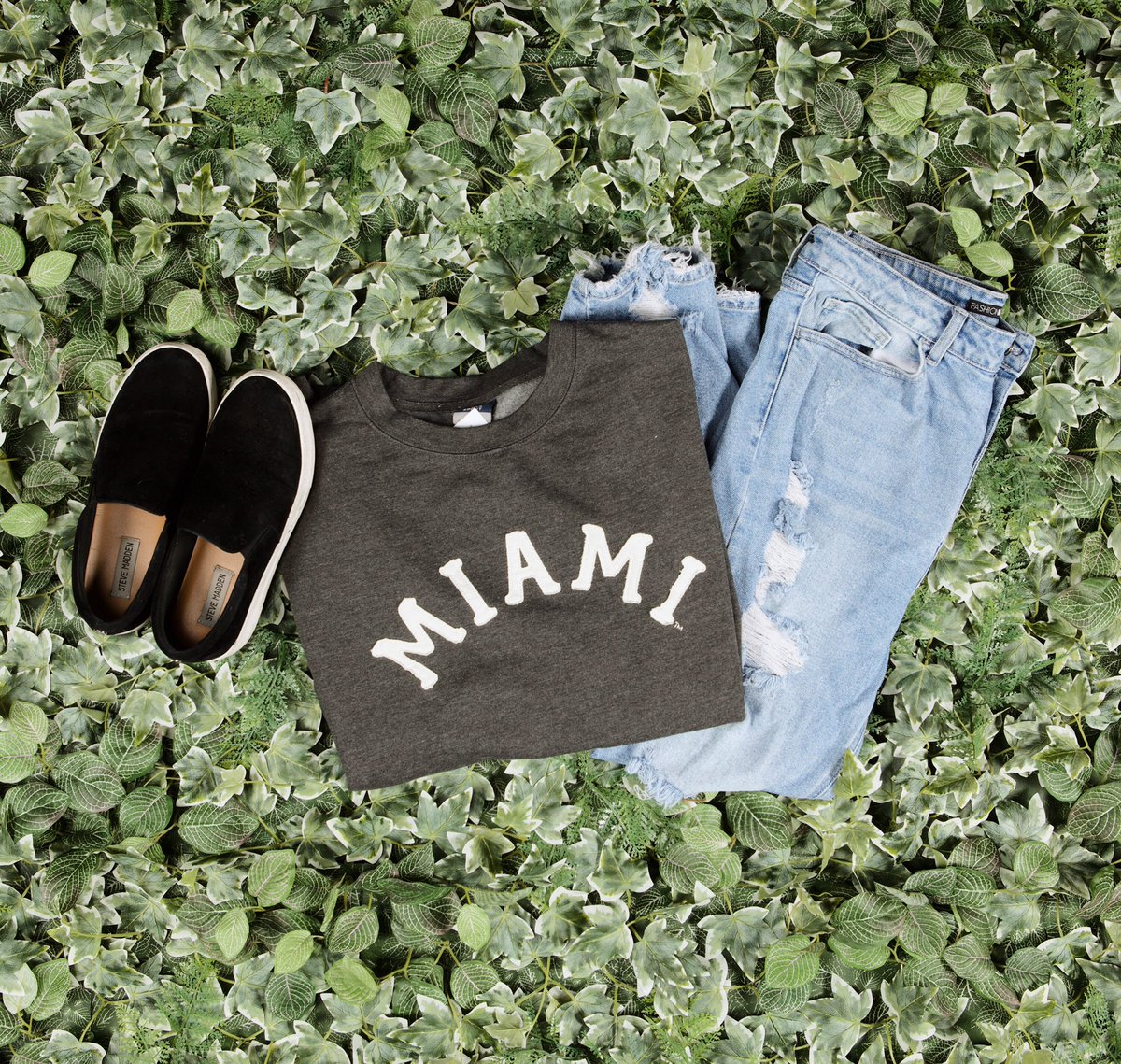 Shop Miami OH (@shopmiamioh) on Twitter photo 🚨 GIVEAWAY ALERT 🚨
Like and RT this tweet for a chance to win the Miami Sweatshirt pictured (size L)! Winner will be announced Thursday 3/12 @ 3pm!
*Must be following <a href="/ShopMiamiOH/">Shop Miami OH</a> to enter* 🚨 GIVEAWAY ALERT 🚨
Like and RT this tweet for a chance to win the Miami Sweatshirt pictured (size L)! Winner will be announced Thursday 3/12 @ 3pm!
*Must be following <a href="/ShopMiamiOH/">Shop Miami OH</a> to enter*