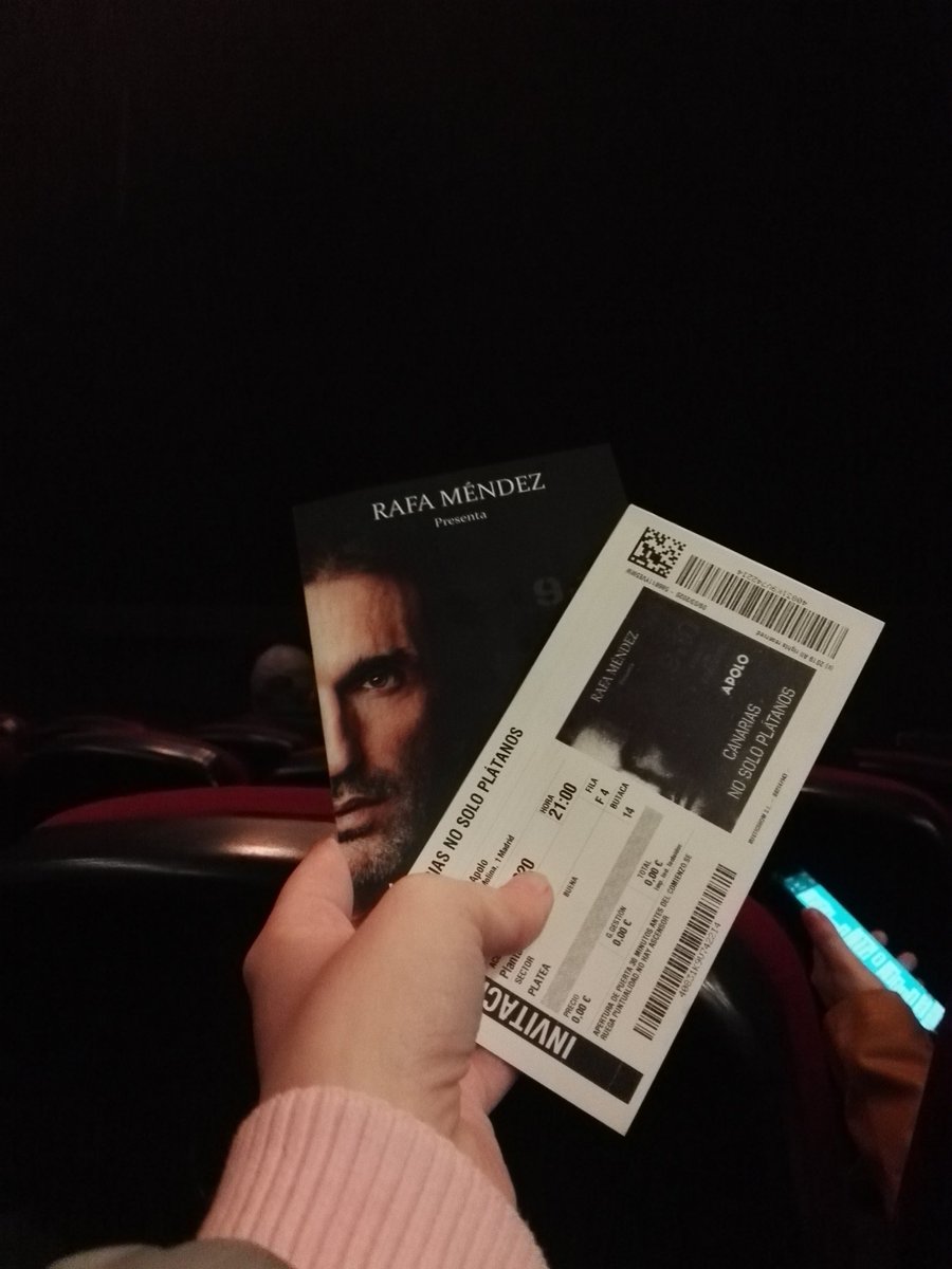 A punto de ver a <a href="/rafamendezzzz/">Rafa Mendez</a> en el <a href="/nuevoapoloofic/">Teatro Nuevo Apolo</a> por su espectáculo 'Canarias no solo platanos' .Mañana mi opinión en <a href="/TeatroMAD/">Teatro Madrid</a> 💓