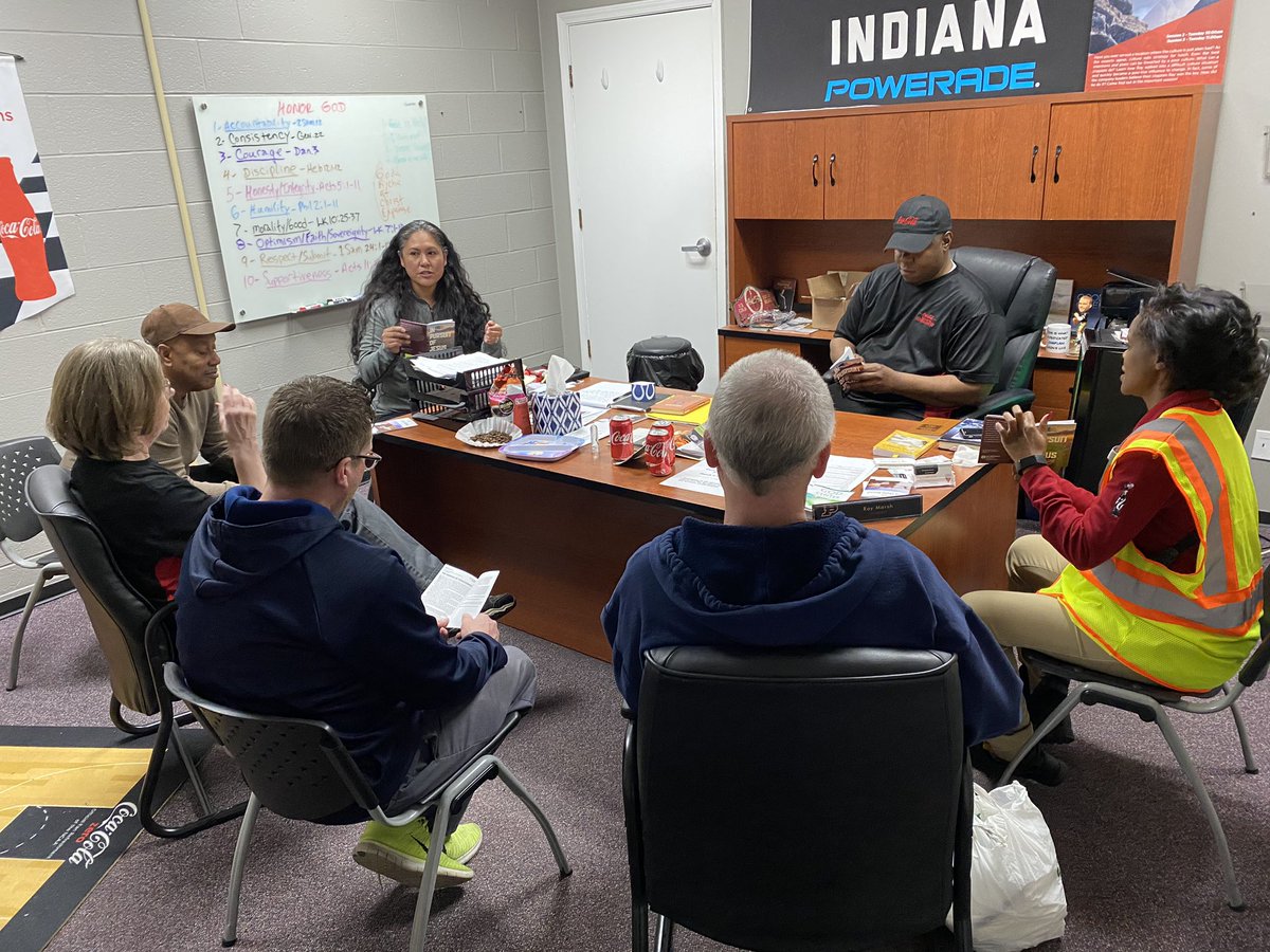 RayMarsh11's tweet photo. Easter devotions started today at @CokeCCBCC in Indianapolis/Speedway facility. We’ll be meeting for the next 4 Mondays leading up to Easter 🙌✝️🙏 @CorpChapAmerica #CorporateChaplainsOfAmerica #CokeConsolidated https://t.co/42r3PzwGP8
