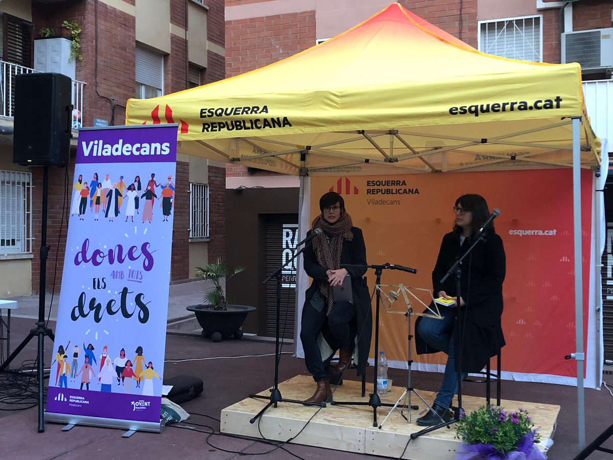 ERCViladecans's tweet photo. #Gràcies a totes i tots els que heu fet possible l'acte d'ERC #Viladecans #DonesAmbTotselsDrets #8M2020 aquest dilluns a la Plaça Molins. Ha estat un acte emotiu i bonic que ens ha servit per reafirmar-nos en els nostres drets i en les nostres lluites diàries #MunicipisFeministes https://t.co/hQozjWG9vP