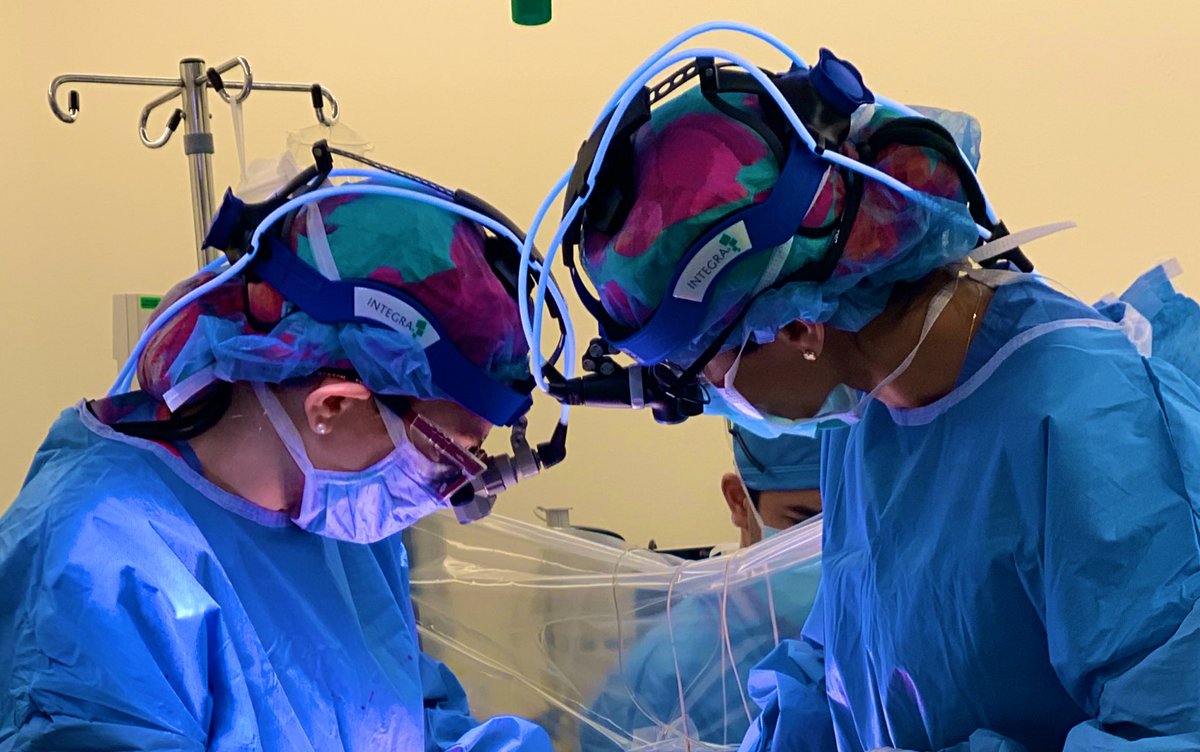 andreamsteely's tweet photo. #allfemaleCTfellows #InternationalWomenDay2020 #STS #WTS  @ammara_a @BIDMCSurgery @BIDMChealth @BidmcCvi https://t.co/kQ3uaxgyLS