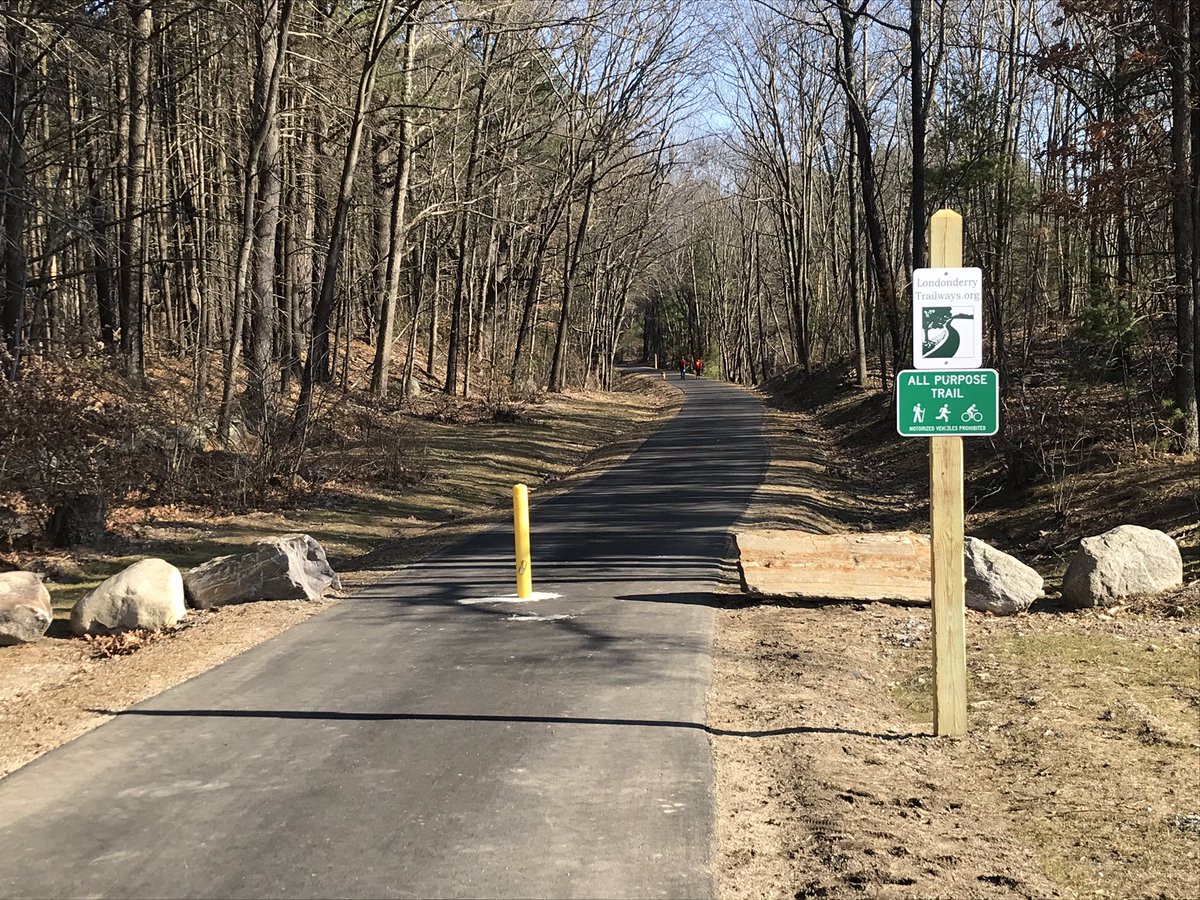 jamiestaton603's tweet photo. Nice to see you again! @Trailways_NH I saw 59 people end to end. https://t.co/fNbLAZx9Tx