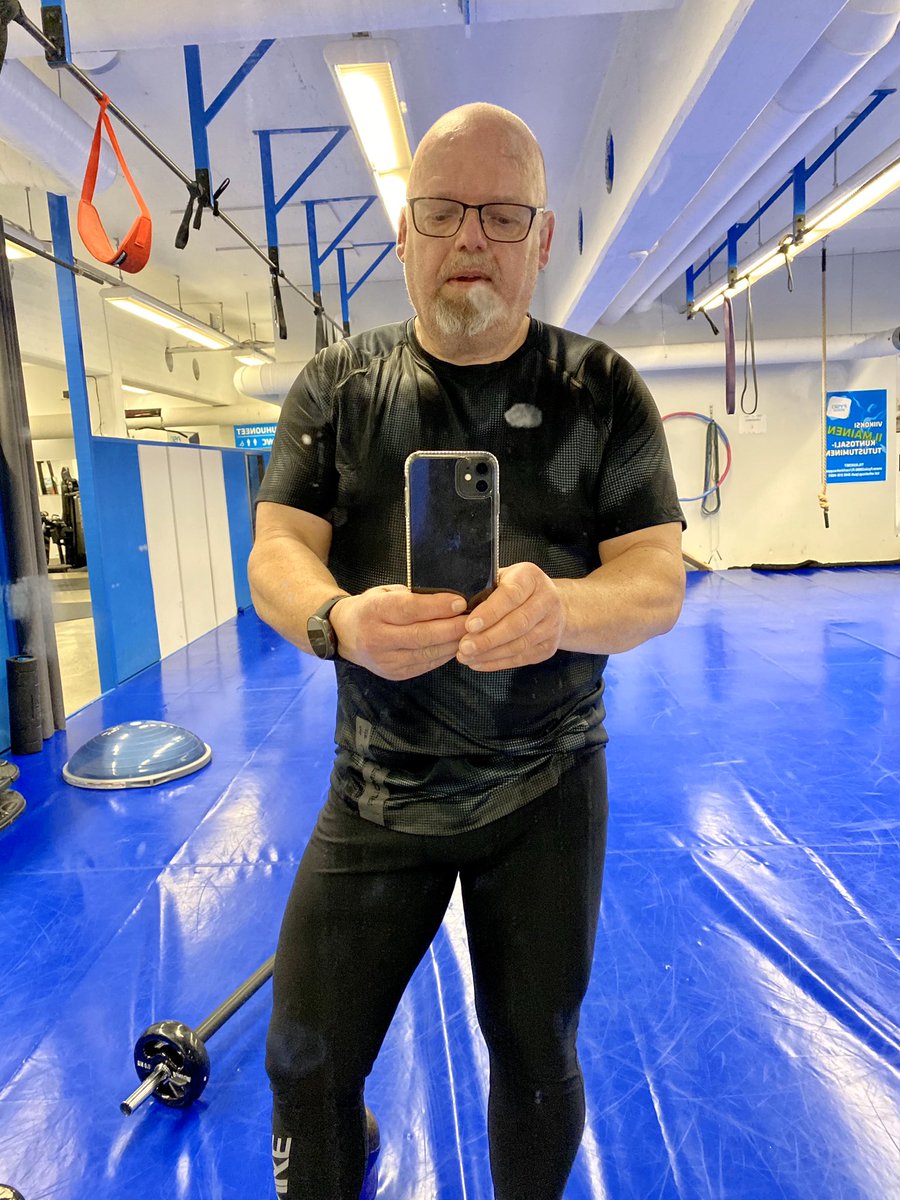 sebenteri's tweet photo. Viikonlopun treeniä! La juoksua matolla ja su maastopyörää. Eiköhän tässä kesäksi kuntoon päästä💪😃#polarvantagev #fysio2000 #rideep #cycli https://t.co/CcFkV6f43q