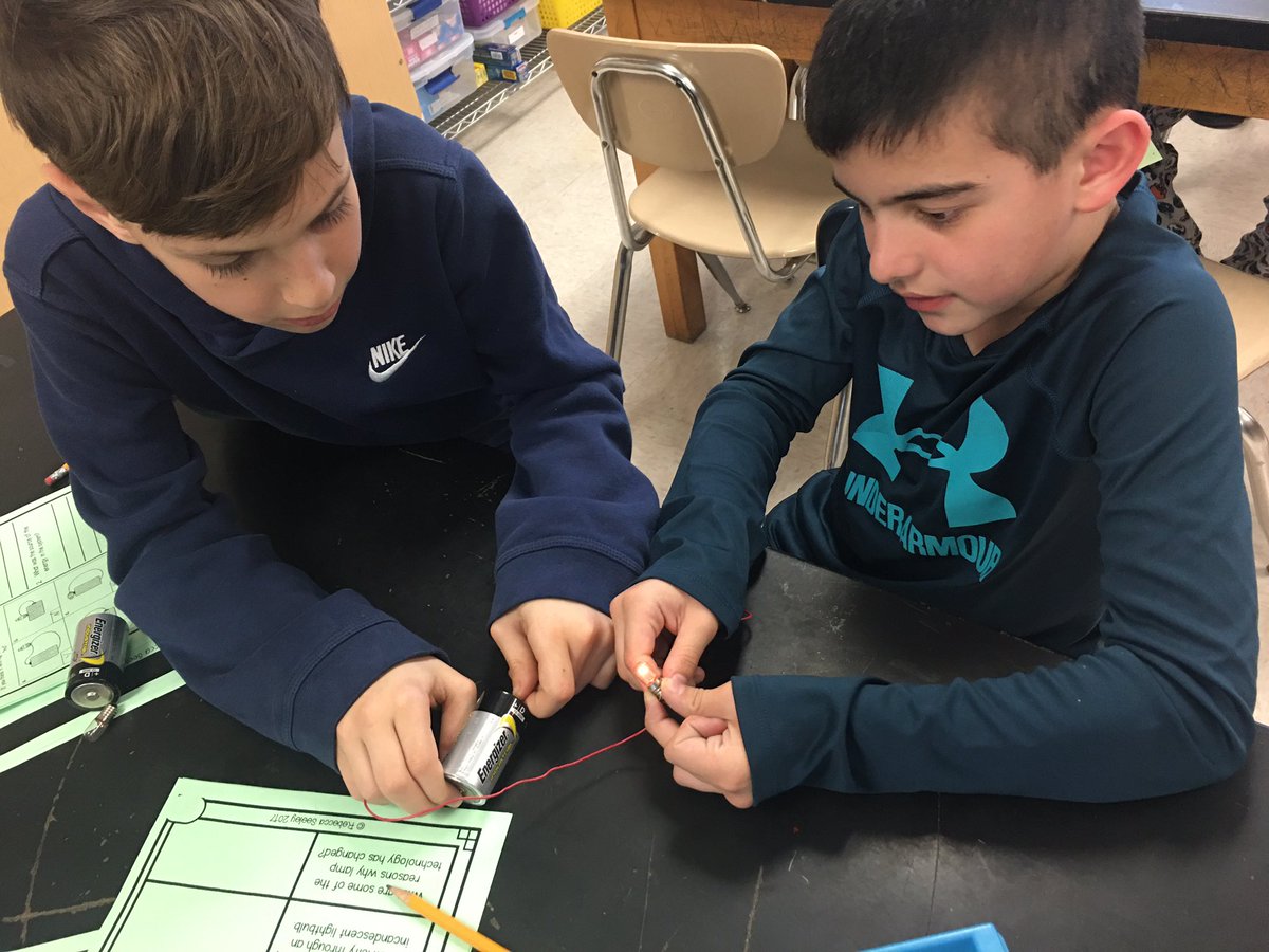 The faces on these budding scientists when they successfully lit their lightbulbs were priceless!! 💡 <a href="/NSE_Dalers/">NSE_Dalers</a>