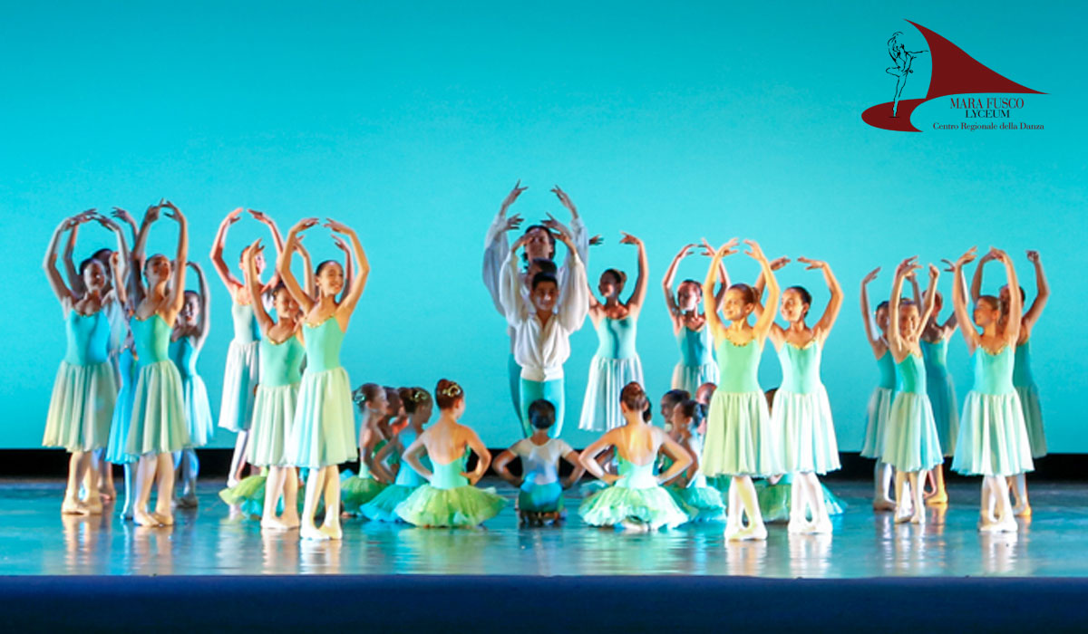 LyceumDanza's tweet photo. Far giocare e divertire i #bambini con la #danza?
E' proprio ciò che si prefigge il corso di #DanzaEducativa del Lyceum.
I piccoli allievi con un'età minima di 5 anni iniziano così a confrontarsi con il proprio corpo attraverso coinvolgenti #giochi. https://t.co/pwBjMAjY9B