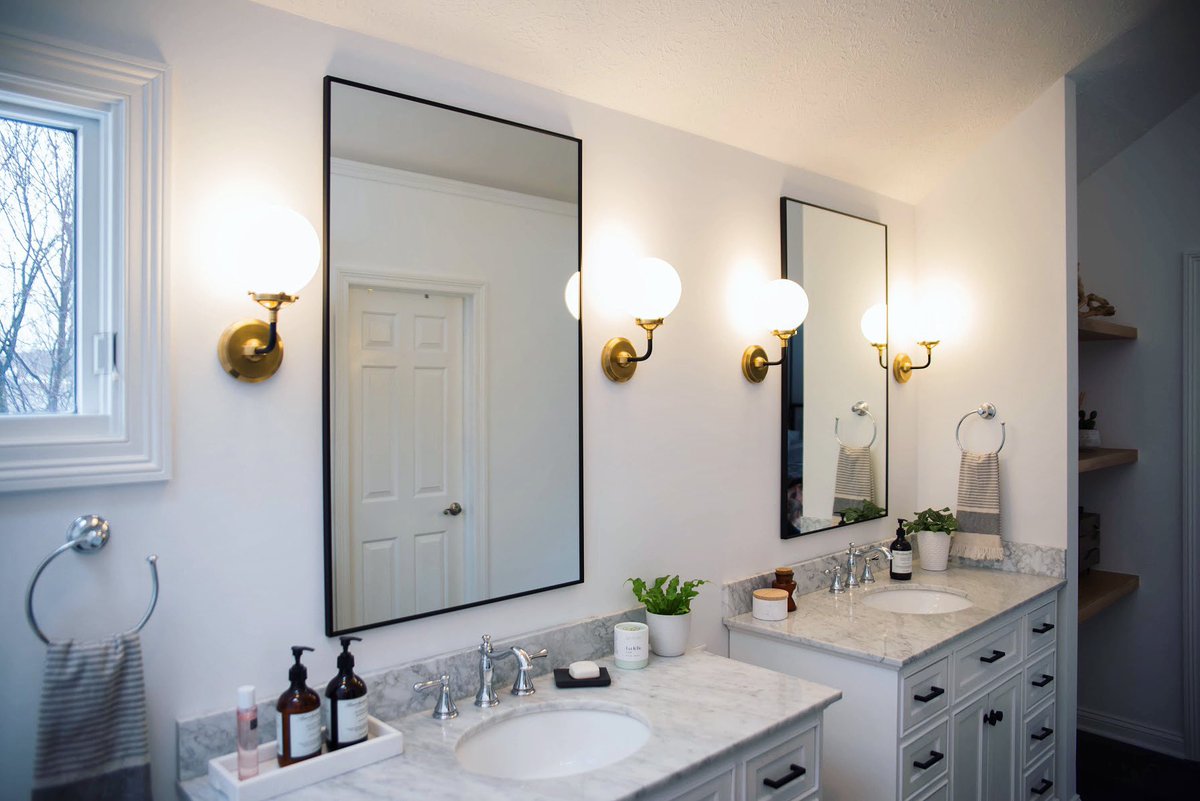 miarosedesign's tweet photo. Sconces placed on either side of the mirror provide ideal lighting - cute sconces are also ideal ☺️ #remodel #interiordesign #bathroom https://t.co/t7dDBOMTHb