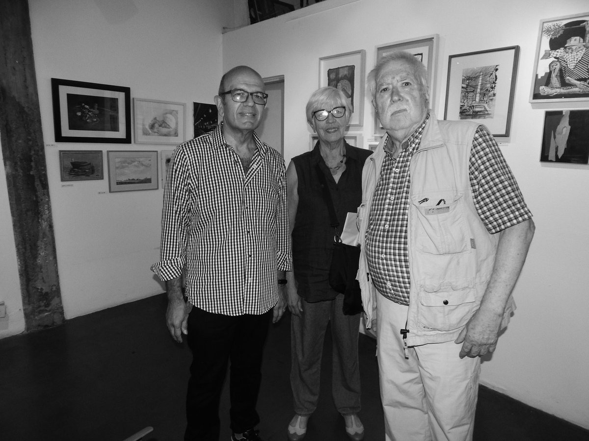 DBarovero's tweet photo. Algunas postales con personalidades y artistas que compartieron el “Salón 80 Años de @AgrupImpulso”. @lady_josedemail mi querida “Pepita” que me regaló sus “Memorias Imperfectas”, #PabloTemes notable artista, el maestro #LoloAmengual y sra. y #PabloDuarte de @Radio_Hermes https://t.co/rnFEiz2akK