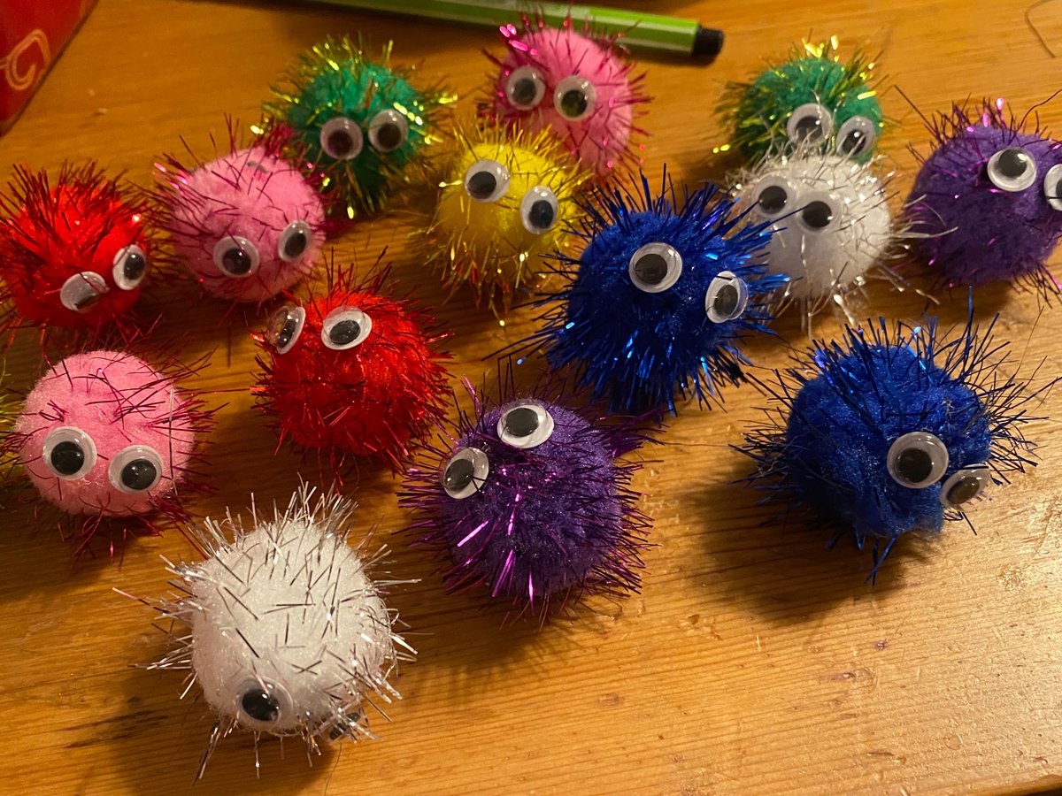 Die kleinen Coronas sollen meine Schüler*innen ans Händewaschen erinnern. Humor hilft auch bei steigender Unsicherheit bei meiner 5. (hoffe ich).
#twlz