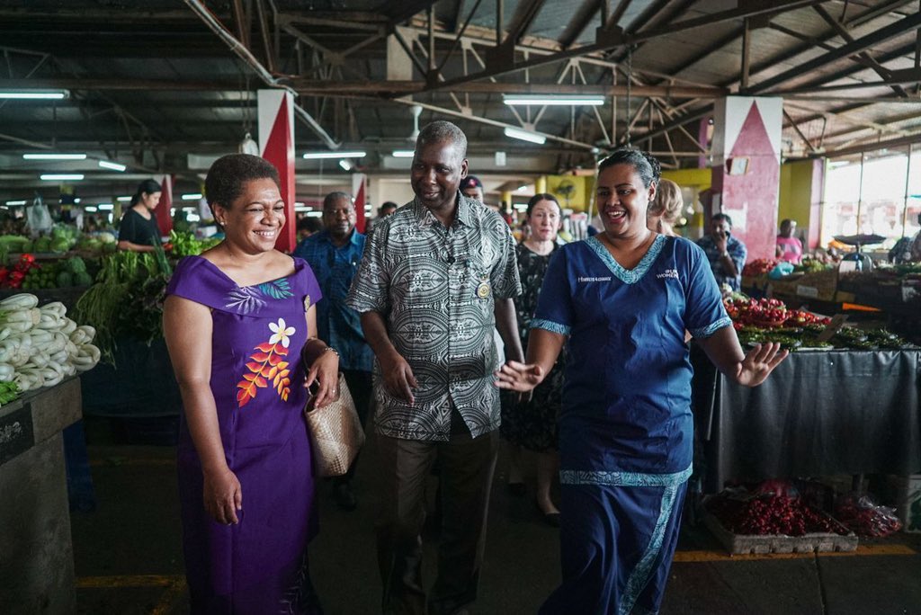 sprasadfj's tweet image. Thank you #Jason Allport @smangubhai @wcsfiji  for copy of #Kusima. Achieving @SDG’s while  responding to climate and health emergencies needs investments in sustainable food and food systems. This was an important focus of  @UN_PGA’s Fiji visit. Brilliant and congratulations.