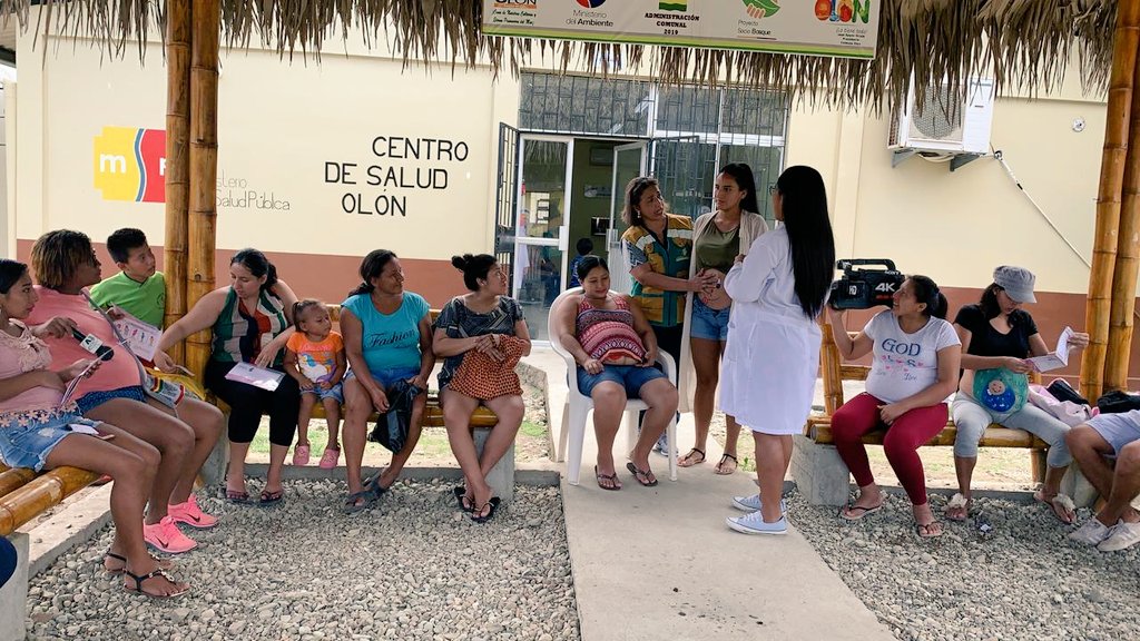 DPS_LosRios's tweet photo. #SantaElena | El Club de Embarazadas de Olón con asesoría del personal de @Salud_CZ5 y #MédicoDelBarrio informa los signos de peligro en el embarazo, además se realiza actividades lúdicas que fomentan el vínculo afectivo entre la madre e hijo. #MSPdeTodosyParaTodos https://t.co/zGBGe2v5XI