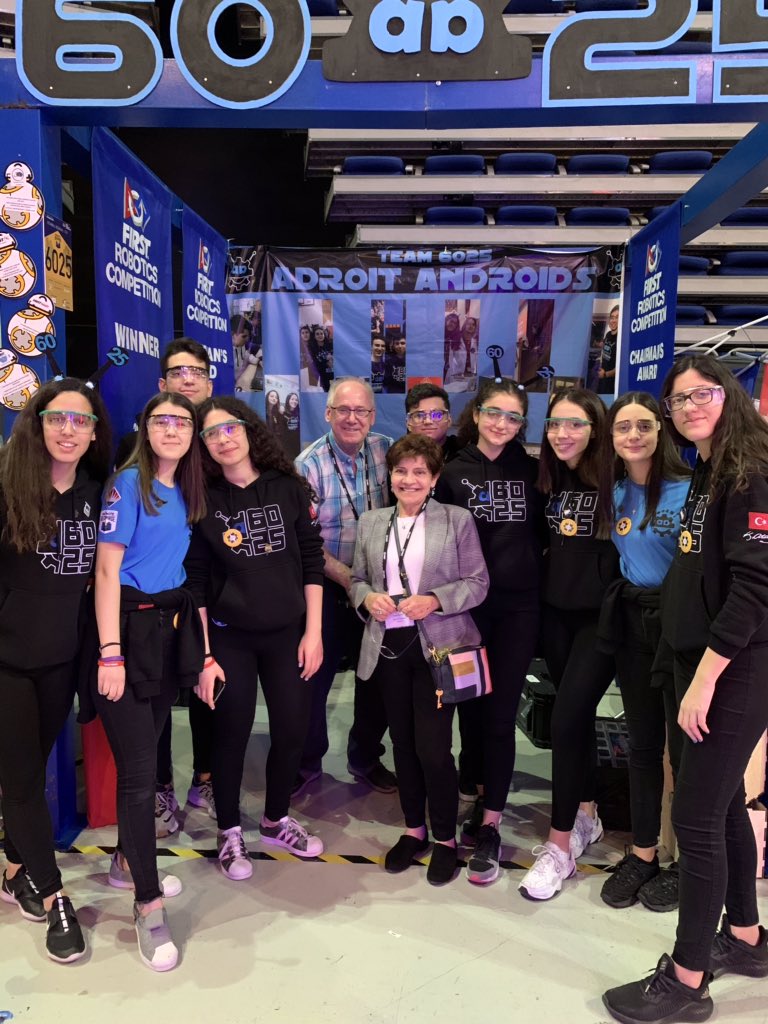 Bosphorus Regional Day 1:✅ So pleased to meet Susan and Gary Burchard. Can’t wait for Day 2! 🖤💙
#bosphorusregional #frcturkey #frc2020 #morethanrobots #infiniterecharge