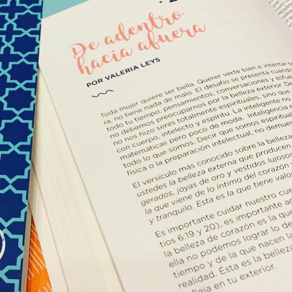 LucasLeys's tweet photo. En este mes de la #mujer te animo a regalar la palabra de Dios. Necesitamos la Biblia y esta para chicas de @e625com está realmente impecable. 🙌 https://t.co/wJdXGGu0dE https://t.co/yFveyDEEoE