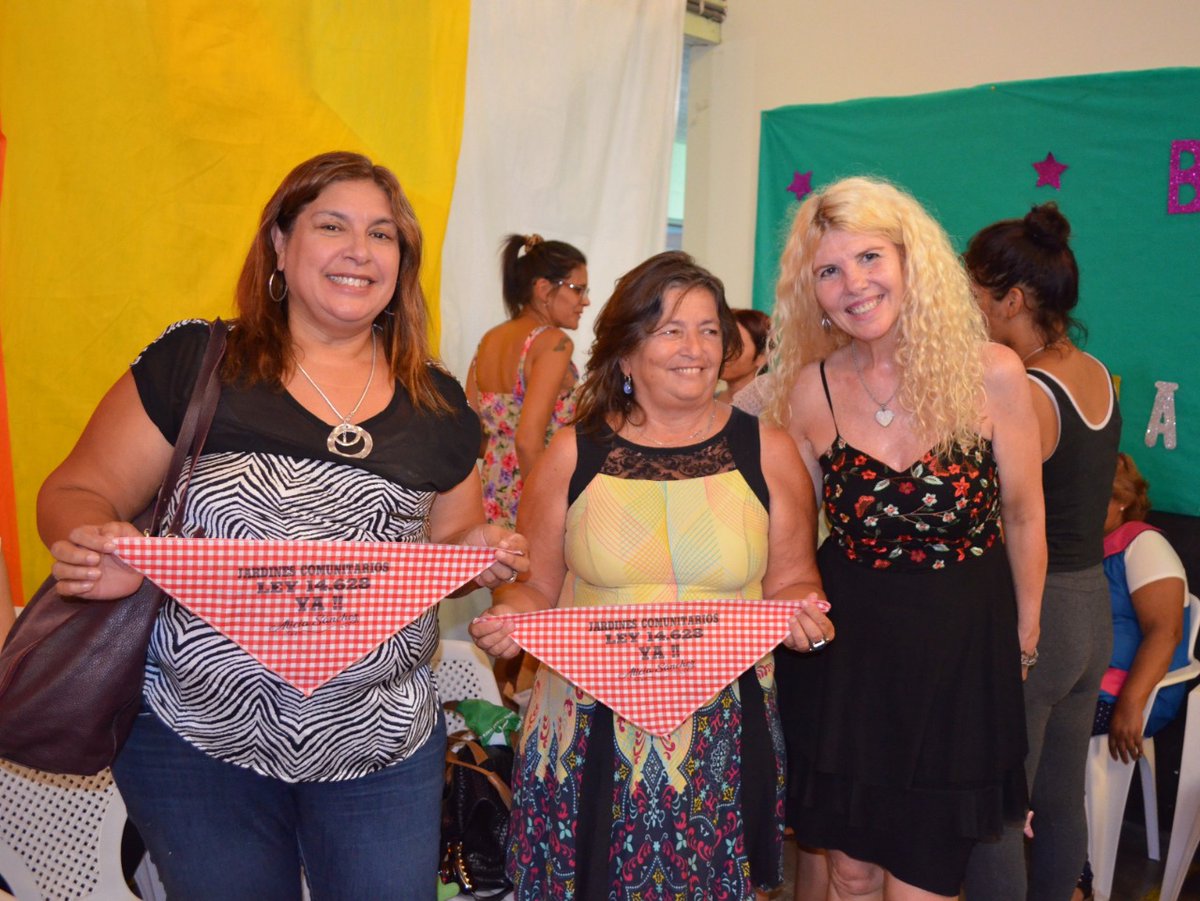 AliciaSanchezSP's tweet photo. Del encuentro también participaron Patricia Kaczmarzyk (coordinación de #JardinesComunitarios); Andrea Di Giovani, (subsecretaria de Educación del Municipio) y compañeras de Jardines Comunitarios de #FlorencioVarela
 
Por una educación inicial de calidad para la #PrimeraInfancia https://t.co/CxjLFTFsxZ