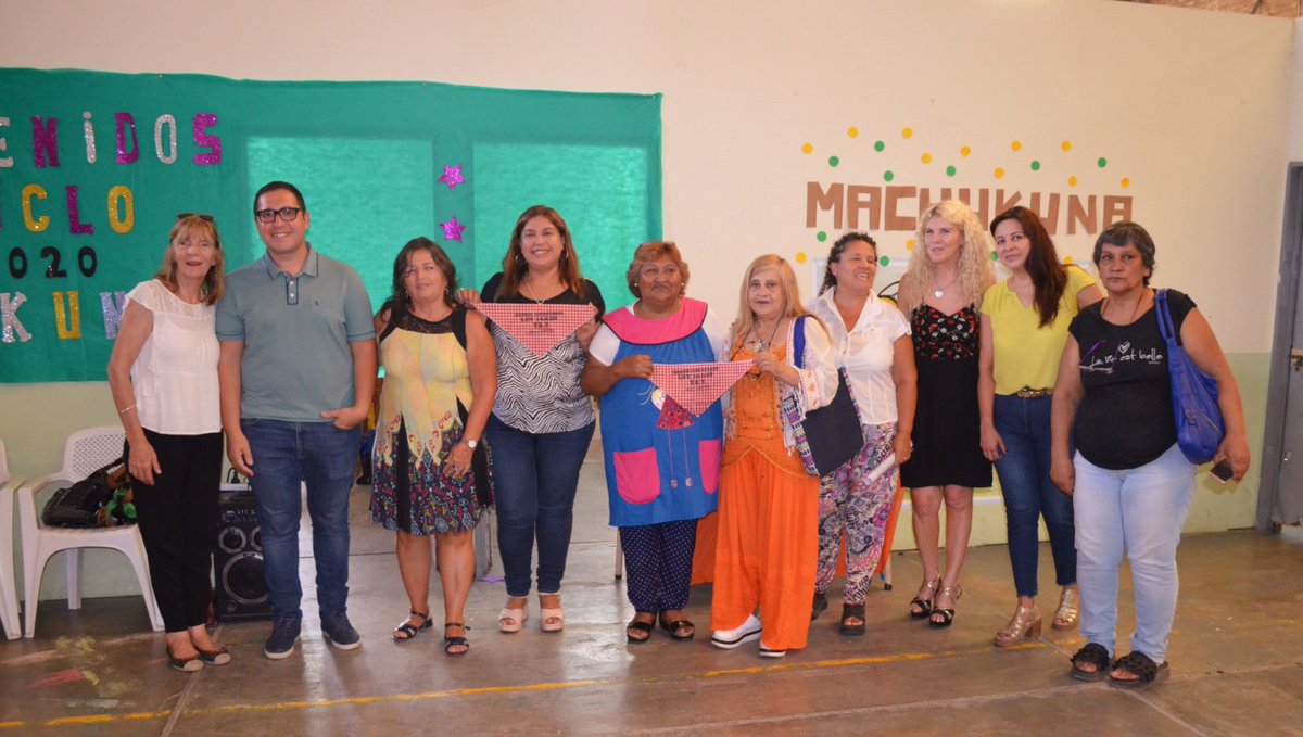 AliciaSanchezSP's tweet photo. Del encuentro también participaron Patricia Kaczmarzyk (coordinación de #JardinesComunitarios); Andrea Di Giovani, (subsecretaria de Educación del Municipio) y compañeras de Jardines Comunitarios de #FlorencioVarela
 
Por una educación inicial de calidad para la #PrimeraInfancia https://t.co/CxjLFTFsxZ