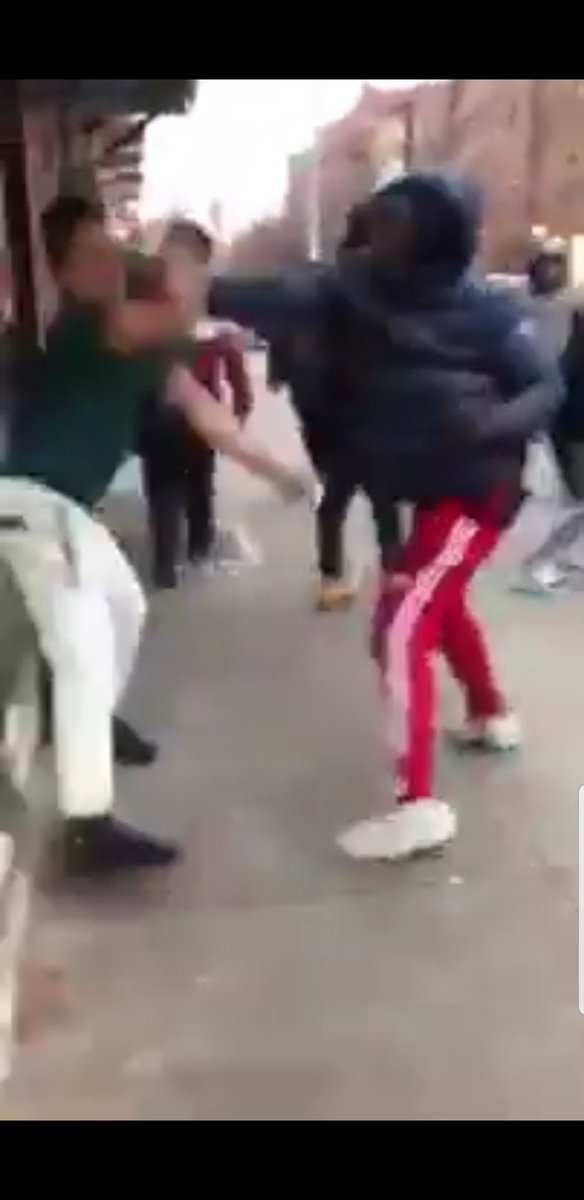 FadeCentel's tweet image. Cant be ready to fight then look like this when somebody else stick yo ass 🤣🤣🤣🤣