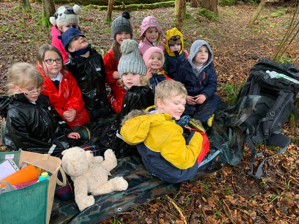 BowmorePrimary's tweet photo. Chaidh Sgoil-Àraich agus G1-3 air turas don choille an-diugh gus rannsachadh a dhèanamh air àrainnean.
Sgoil-Àraich and G1-3 took a trip to the woods today to learn about habitats.
#seachdainsaidheans #Gàidhlig #GME #Ìle #AnGruffalo #scienceweek #3assets #STEM https://t.co/aMHXlbX4I6