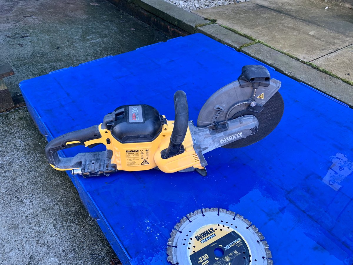 RangerElec's tweet image. Our team have been busy installing over 100 metres of ladder, ready to install a new sub main this week!

#NewInstall #Install #SubMain #TeamWork #Ladder #Electrician #Electricians #Cheshire