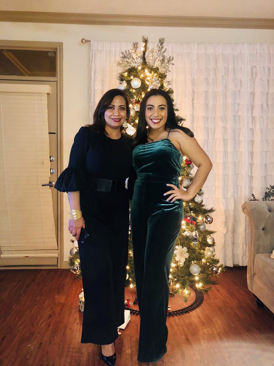 asantospi's tweet image. en el 2017 le detectaron Lupus a mi mami, y hoy después de 3 años bajo quimioterapias está limpia😭♥️ Dios ha sido fiel, y los milagros SI EXISTEN! Así que si ustedes o algún familiar esta pasando por una situación difícil no se den por vencidos fácilmente, Dios tiene el control