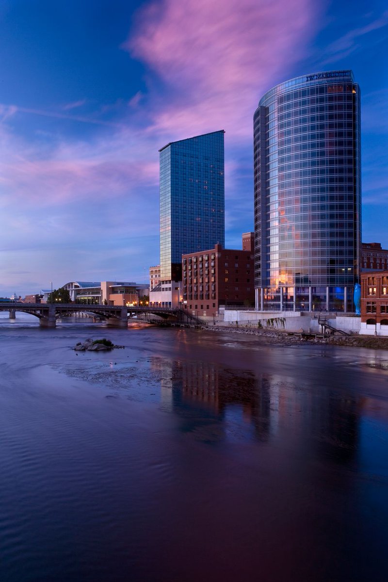 Mbuckstudio's tweet photo. We love our beautiful city of Grand Rapids!!!  
.
.
#GrandRapids #IloveGR #IheartGR https://t.co/uY3v3qRyou
