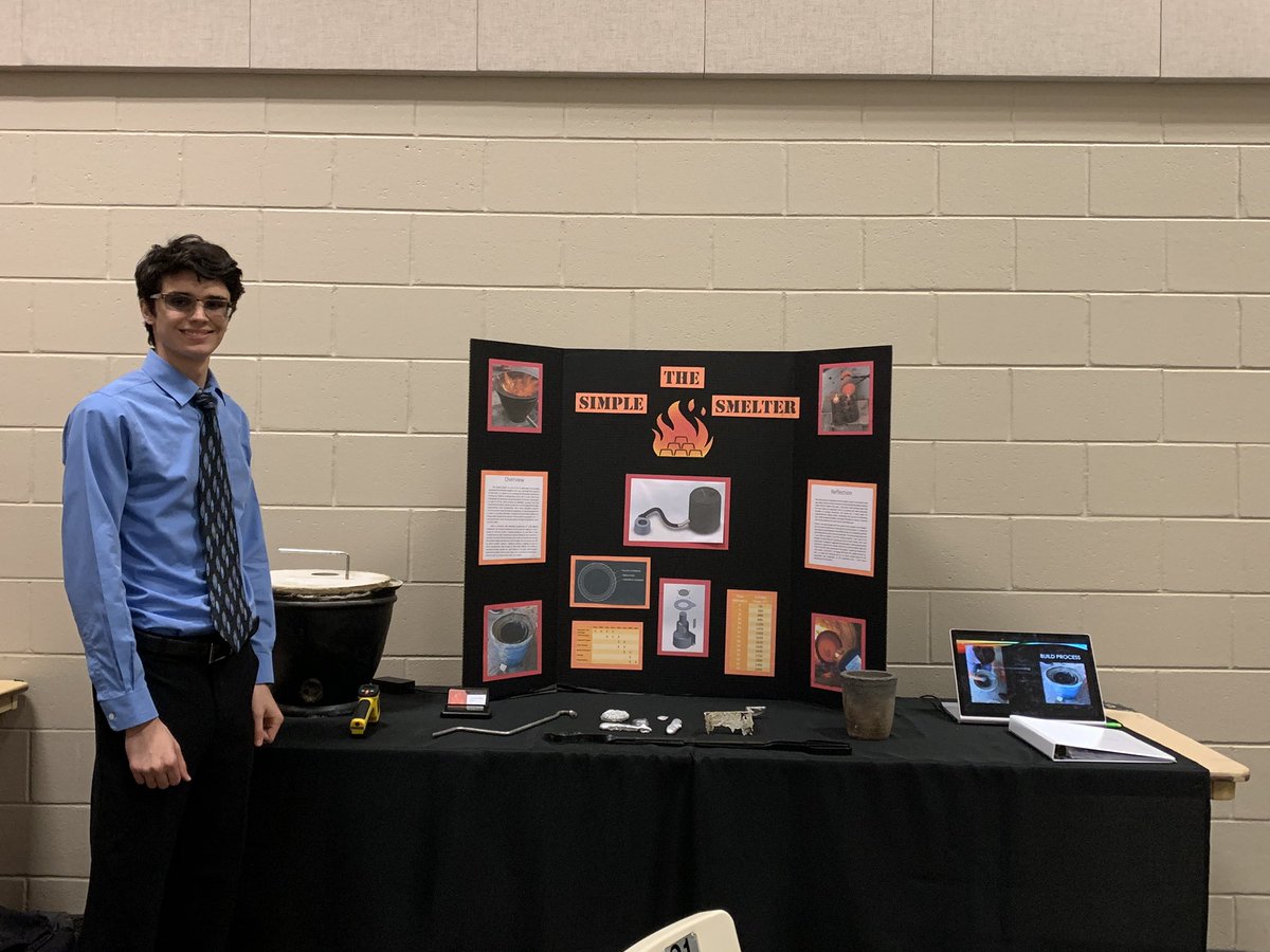Emit_fhs's tweet photo. Day 1 of Senior Projects @FHS_WildcatLife https://t.co/WRPV9Uk11L