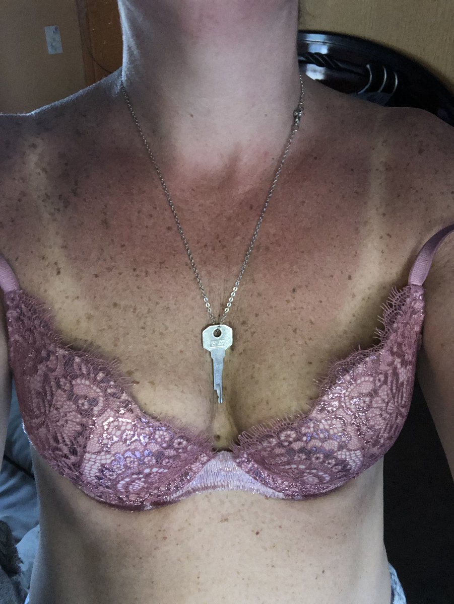 keyholdermel tweet media