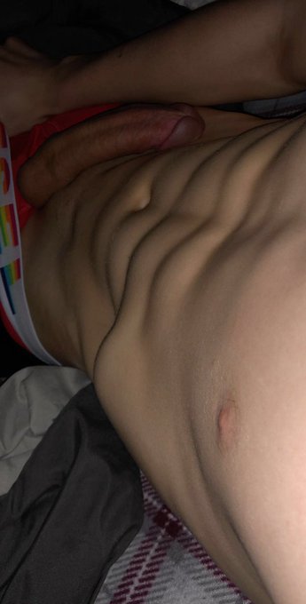 Open for a huge surprise. ? https://t.co/AXxHS8Fuej