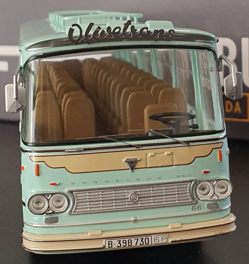 trucksttesmundo's tweet photo. En #ramonruiztalleres añadimos #maqueta a coleccion d #camiones #buses d #masde60años #reparandocamiones 💎 en 1/43 @FEDUABARREIROS #AEC 105 #carroceria #ayats d #olivetrans #motor #barreiros BH-26 Central horizontal 10 litros #cc 6 #cilindros 170 #CV gracias a @BuseroTuiteroo https://t.co/fMmchrMaeI