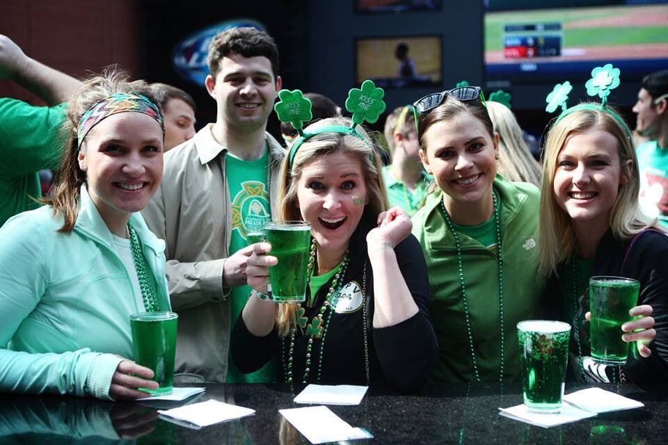 IrishParadeSTL's tweet photo. The parade rolls in just 5 days! Are you coming downtown this weekend? Here are our most frequently asked questions about the route, activities and what to bring with you 👉 https://t.co/ltaWRaUucW 🍀

#StPatsSTL #EmeraldthreadSTL #IrishInUsAllSTL https://t.co/EbKOVrP8Zo