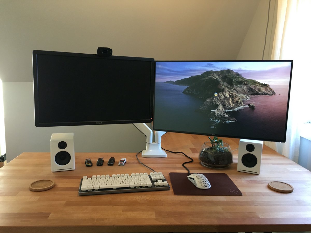 ThatZackHawkins's tweet photo. Moving my laptop off of my desk was the right call. https://t.co/9KoF1MmNEX