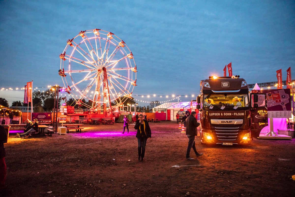Verwacht geen standaard banenbeurs met stands, mannen in pakken en folders, maar een bannervrij festival waar het bruist van de energie en van alles te beleven en ervaren is! En... oh ja, je kunt er ook nog een nieuwe baan vinden!