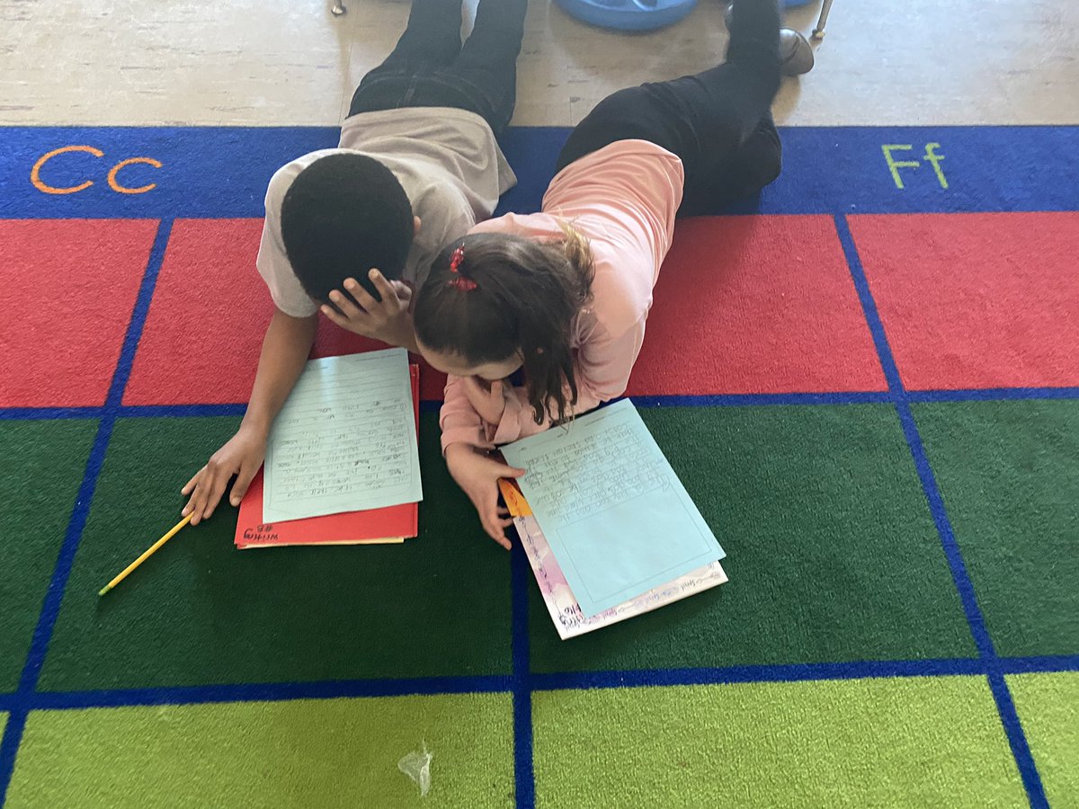 KristelleEverts's tweet photo. Peer editing is a fantastic way for students to help one another understand their own writing and learn from each other. #writingprocess #peerediting #supersecond https://t.co/DQ97nbDDiw