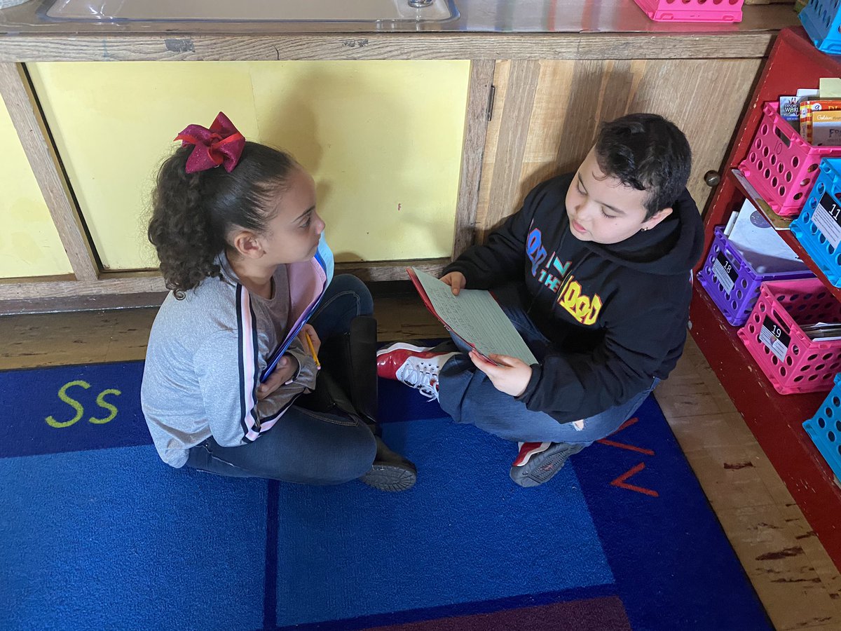 KristelleEverts's tweet photo. Peer editing is a fantastic way for students to help one another understand their own writing and learn from each other. #writingprocess #peerediting #supersecond https://t.co/DQ97nbDDiw