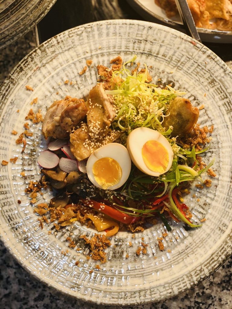 Exchanges_Food's tweet image. This simple chicken vegetable ramen bowl will fill your belly with goodness and warm you right up #japanesefood #ramen