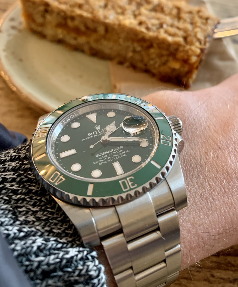 ReferenceTime's tweet photo. Really enjoying this guy 🟢🟢🟢
.
.
#Rolex #submarinerdate #wristporn #watchaddict #vintagerolex #watchoftheday #toolwatch  #dailywatch #watchfam #rolexwatch #submariner #lovewatches #toolwatch #dailywatch #116610LV #16610lv #hulk #rolexsubmariner #submarinerhulk #rolexhulk https://t.co/VCi4jjsLKB