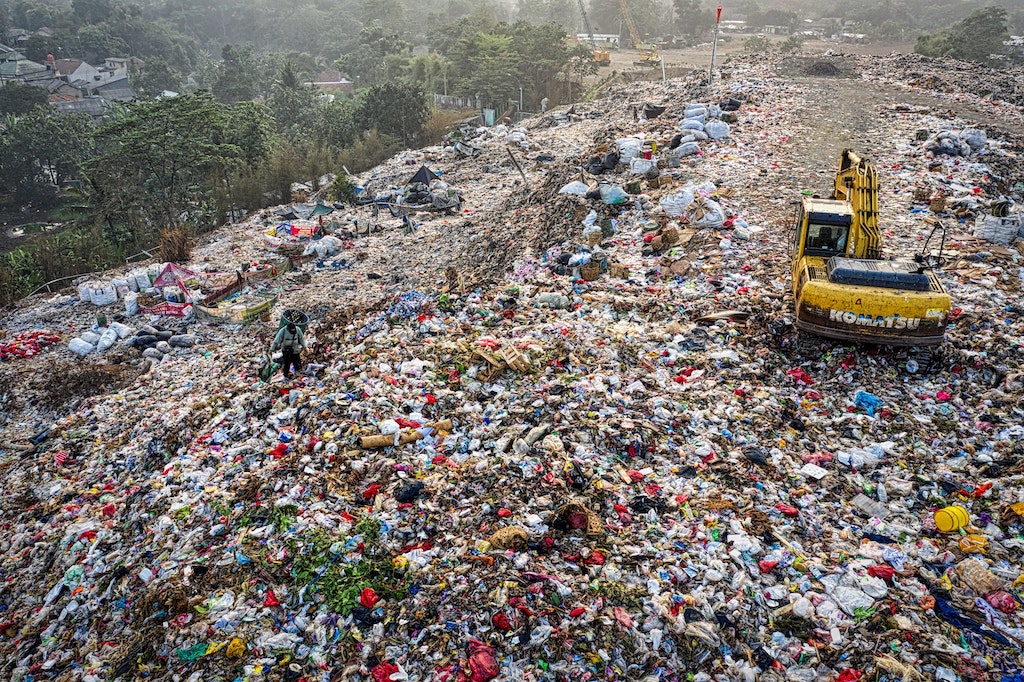 We are currently looking for people who want to work with us against plastic pollution, if you are interested or know someone who would be interested, just send me a DM and I will get you involved.
#PlasticIntoBioFuel #PlasticWasteManagement
#plasticWaste #SepcoIndustries
