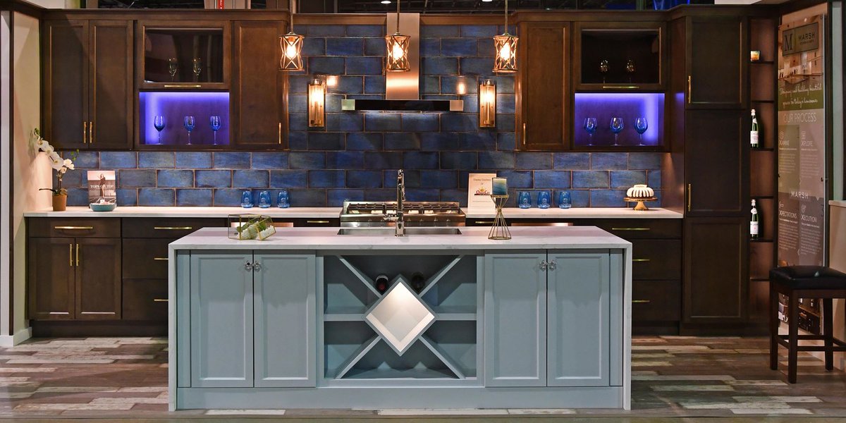 Here's a little kitchen inspiration to help get you through the week! Check out these backsplashes we love - bit.ly/2KF8PL1