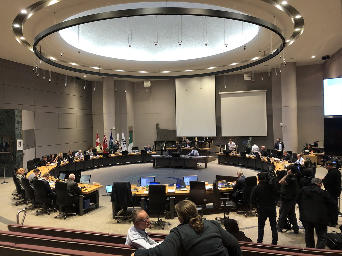 Le conseil municipal d’<a href="/ottawaville/">Ville d'Ottawa</a> enverra un avis de non-conformité au contrat demain matin aux constructeur du train léger, le groupe de transport Rideau. La ville demande un plan de correction et un échéancier d’ici le 31 mars. #iciottgat